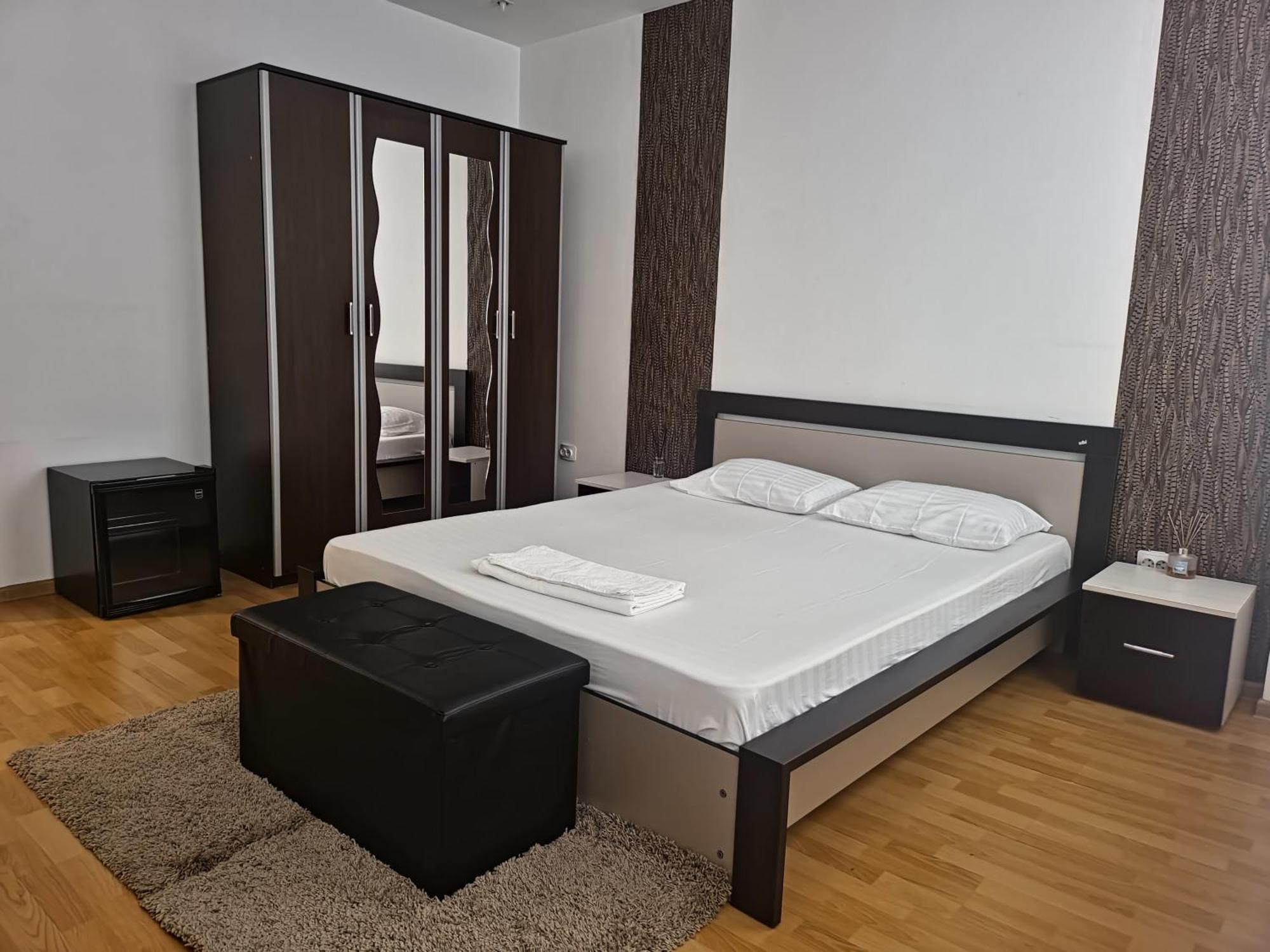 Aparthotel Yanis Бухарест Экстерьер фото