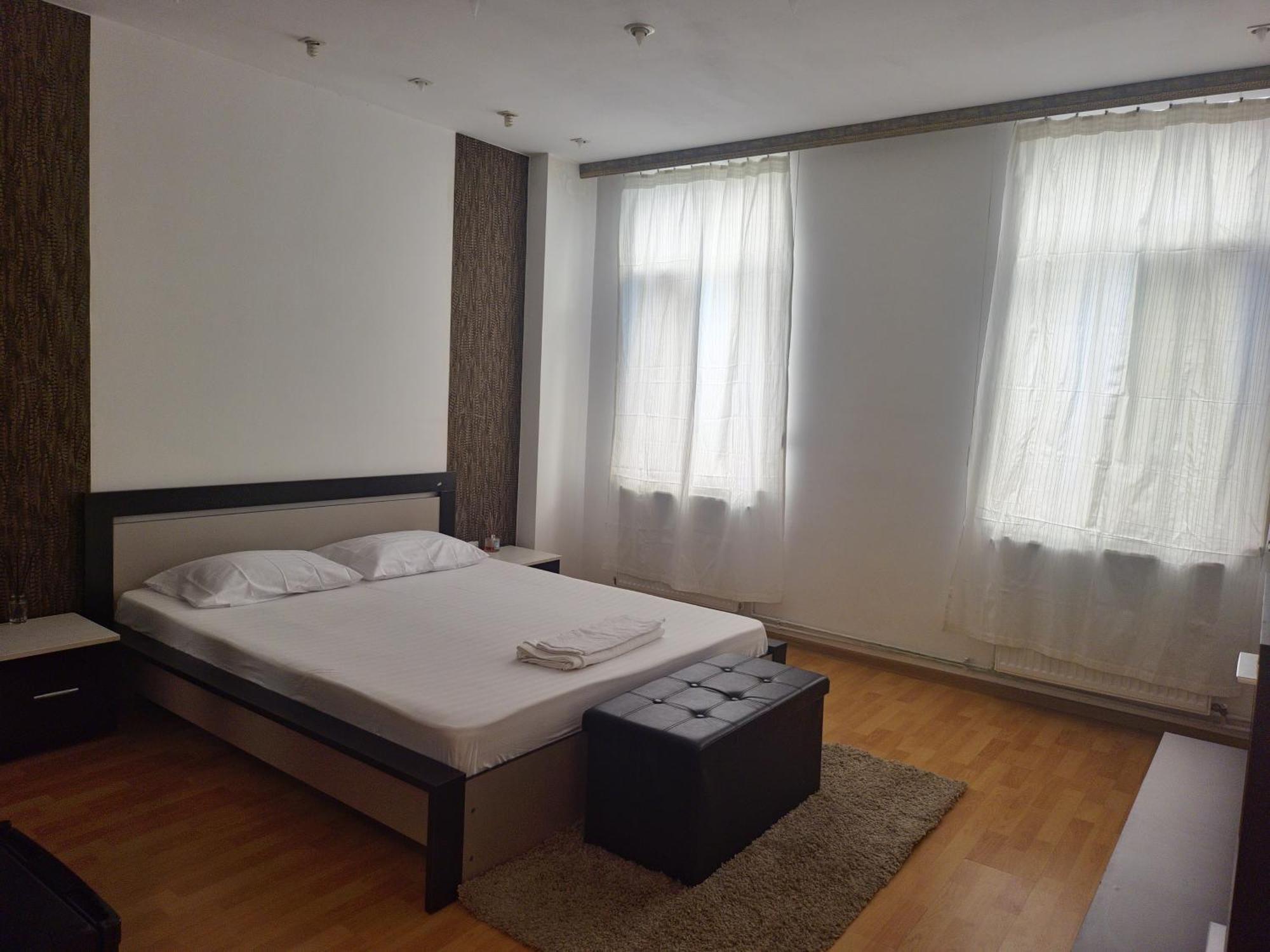 Aparthotel Yanis Бухарест Экстерьер фото